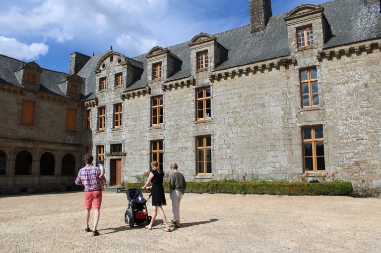 Ecole Des Sorciers Du Rocher Portail Saint-brice-en-coglès