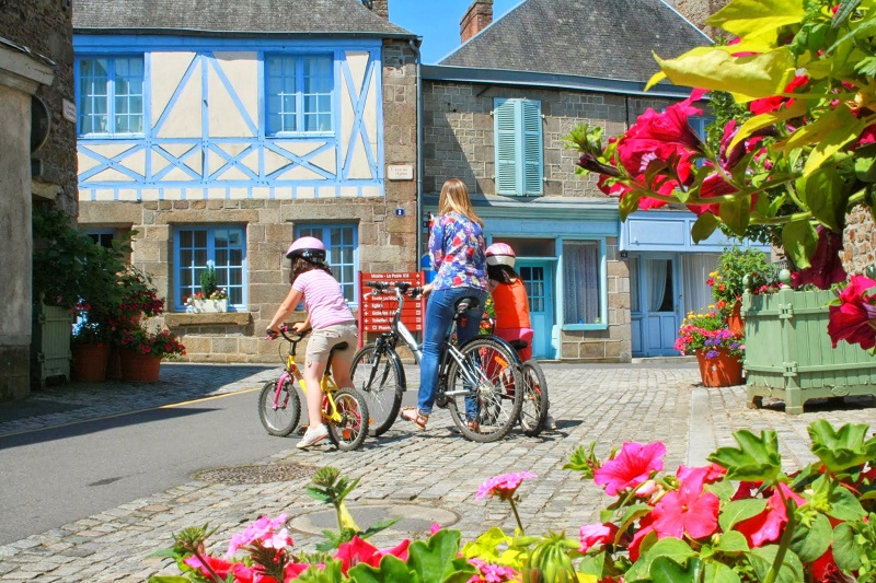 Bazouges-la-Pérouse, petite cité de caractère