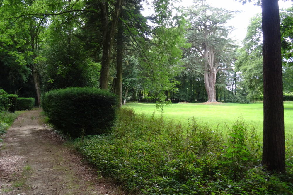 Parc arrière du château de la Rouërie